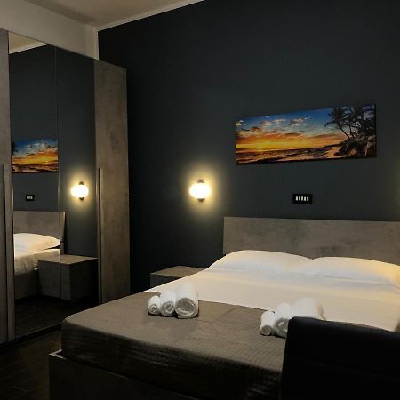 Hotel Neyra Beach Rimini Exterior foto