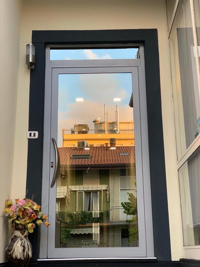 Hotel Neyra Beach Rimini Exterior foto